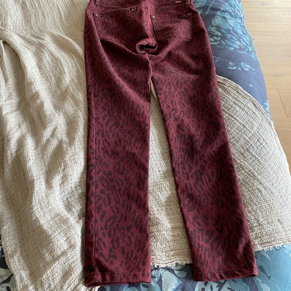 Emma stretch comfort jeans,leopard print design - Picture 2 of 7